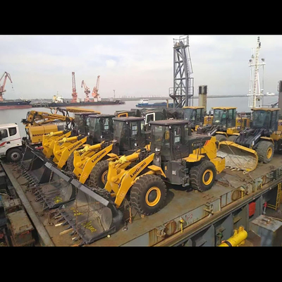 Des agents de dédouanement du fret maritime de Chine vers l'Indonésie
